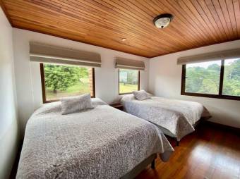 Se vende amplia finca de 14.9 hectáreas en Santa bárbara Heredia 25-1839