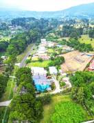 Se vende amplia propiedad con uso mixto en Ángeles Heredia 25-990 