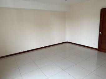 Se alquila moderno apartamento en condominio de San Rafel Escazú 26-633