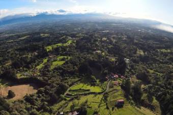 Se vende lote de 4,000m2 en San Jose de la Montaña 25-1371