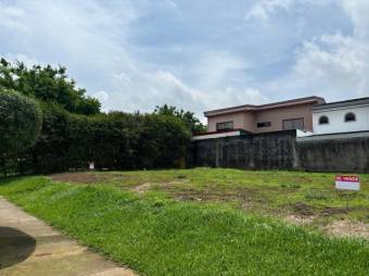 Se vende lote de 173m2 en condominio de San Pablo Heredia 24-1815