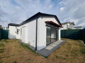 Se vende espaciosa casa con amplio patio en villa del sol 25-1671 Se vende espaciosa casa con amplio patio en villa del sol 25-1671