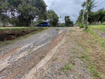 Se vende lote de 414m2 en Santa Barbara de Heredia 25-250