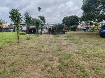 Se vende lote de 414m2 en Santa Barbara de Heredia 25-250