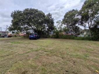 Se vende lote de 414m2 en Santa Barbara de Heredia 25-250