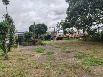 Se vende lote de 414m2 en Santa Barbara de Heredia 25-250
