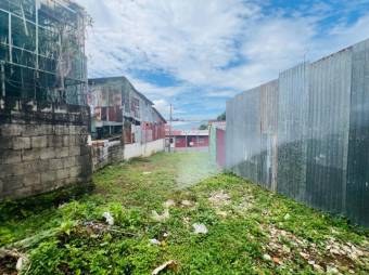 Se vende lote de 172m2 con uso mixto en Heredia Cetro 25-74