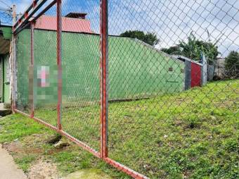 Se vende lote de 172m2 con uso mixto en Heredia Cetro 25-74