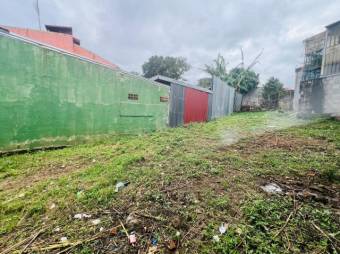 Se vende lote de 172m2 con uso mixto en Heredia Cetro 25-74