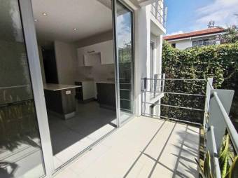 Se alquila espacioso apartamento en Pinares de Curridabat 26-664