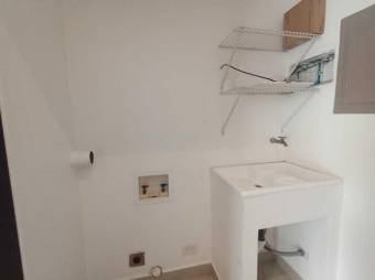 Se alquila espacioso apartamento en Pinares de Curridabat 26-664