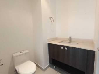 Se alquila espacioso apartamento en Pinares de Curridabat 26-664