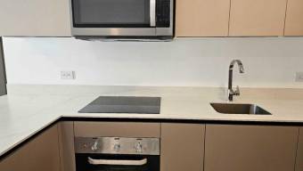 Se alquila moderno apartamento en Núcleo Sabana 26-659
