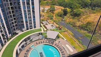 Se alquila moderno apartamento en Núcleo Sabana 26-659