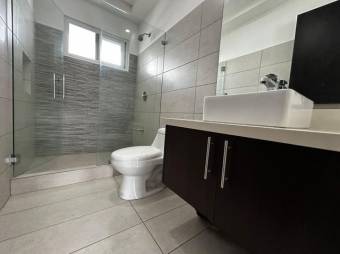 se alquila espaciosa casa en condominio de Santa Ana 26-667 se alquila espaciosa casa en condominio de Santa Ana 26-667