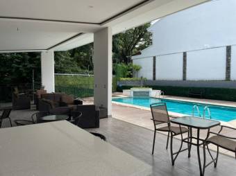 se alquila espaciosa casa en condominio de Santa Ana 26-667 se alquila espaciosa casa en condominio de Santa Ana 26-667