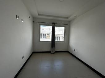 se alquila espaciosa casa en condominio de Santa Ana 26-667 se alquila espaciosa casa en condominio de Santa Ana 26-667