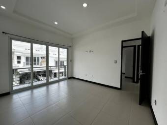 se alquila espaciosa casa en condominio de Santa Ana 26-667 se alquila espaciosa casa en condominio de Santa Ana 26-667