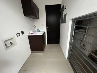 se alquila espaciosa casa en condominio de Santa Ana 26-667 se alquila espaciosa casa en condominio de Santa Ana 26-667