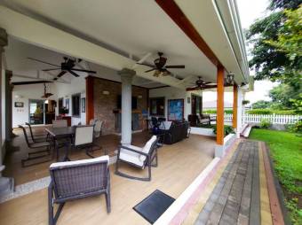 Se vende moderna casa con patio y terraza en condómino de Guácima Alajuela 24-919 Se vende moderna casa con patio y terraza en condómino de Guácima Alajuela 24-919