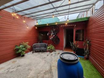 Se vende espaciosa casa con patio en Guadalupe San José 26-635