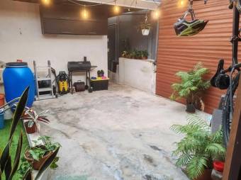 Se vende espaciosa casa con patio en Guadalupe San José 26-635
