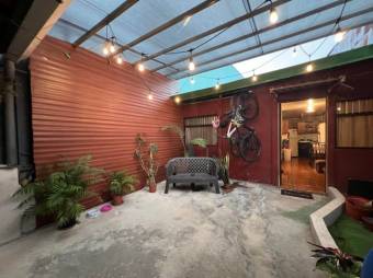 Se vende espaciosa casa con patio en Guadalupe San José 26-635