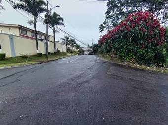 Se vende lote de 367m2 en San Pablo de Heredia 25-868