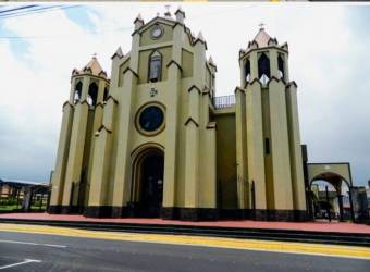 Se vende lote de 250m2 en Santa Barbara Heredia 24-826