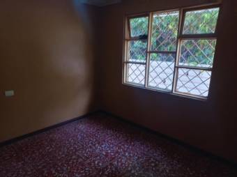 Se vende espaciosa casa en San Pedro de Barva 25-306