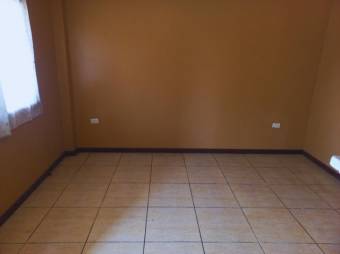 Se vende espaciosa casa en San Pedro de Barva 25-306