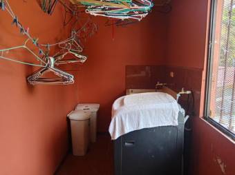 Se vende espaciosa casa en San Pablo de Heredia 26-617