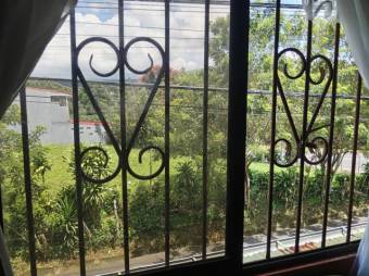 Se vende espaciosa casa en San Pablo de Heredia 26-617