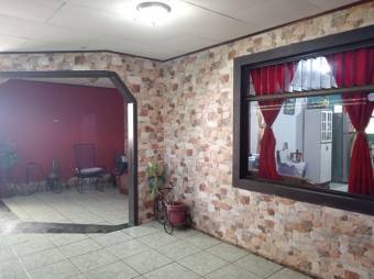 Se vende espaciosa casa en San Pablo de Heredia 26-617
