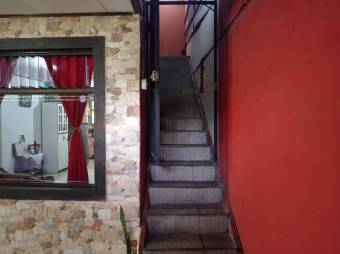 Se vende espaciosa casa en San Pablo de Heredia 26-617