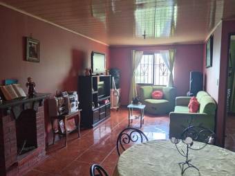 Se vende espaciosa casa en San Pablo de Heredia 26-617