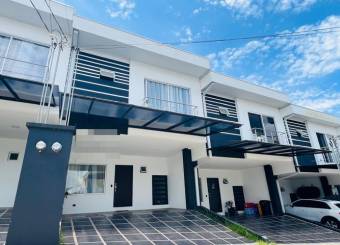 Se vende moderna casa en condominio de San Miguel de Heredia 26-308