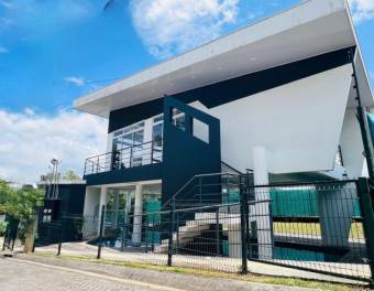 Se vende moderna casa en condominio de San Miguel de Heredia 26-308