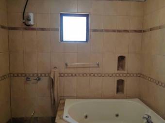 Se vende espaciosa propiedad para inversión en San Juan de Santa Barbara 25-1980, $ 990,000, 11, Heredia, Santa Bárbara