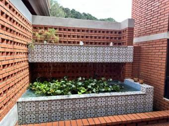 Se vende amplia quinta de 3,400m2 en Angeles de Heredia 26-442