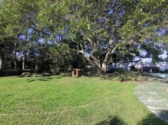 Se vende lote de 3,177m2 con uso mixto en Santa Rosa Heredia 24-404