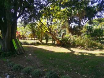 Se vende lote de 3,177m2 con uso mixto en Santa Rosa Heredia 24-404