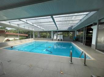 Se vende espaciosa casa con uso mixto en San Juan de Heredia 26-76