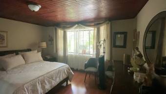 Se vende espaciosa casa con uso mixto en San Juan de Heredia 26-76