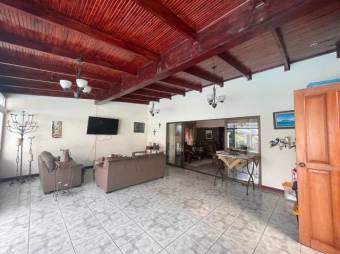 Se vende espaciosa casa con uso mixto en San Juan de Heredia 26-76