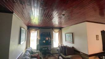 Se vende espaciosa casa con uso mixto en San Juan de Heredia 26-76