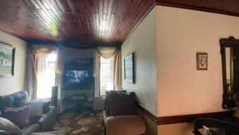 Se vende espaciosa casa con uso mixto en San Juan de Heredia 26-76