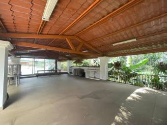 Se vende espaciosa casa con uso mixto en San Juan de Heredia 26-76