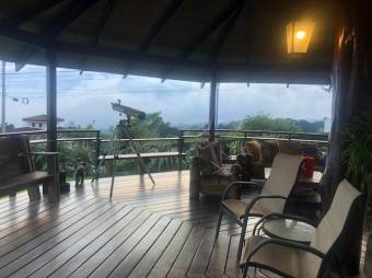 Se vende espaciosa casa con lote de 2,000m2 en Concepción Heredia 26-253