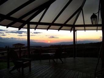 Se vende espaciosa casa con lote de 2,000m2 en Concepción Heredia 26-253